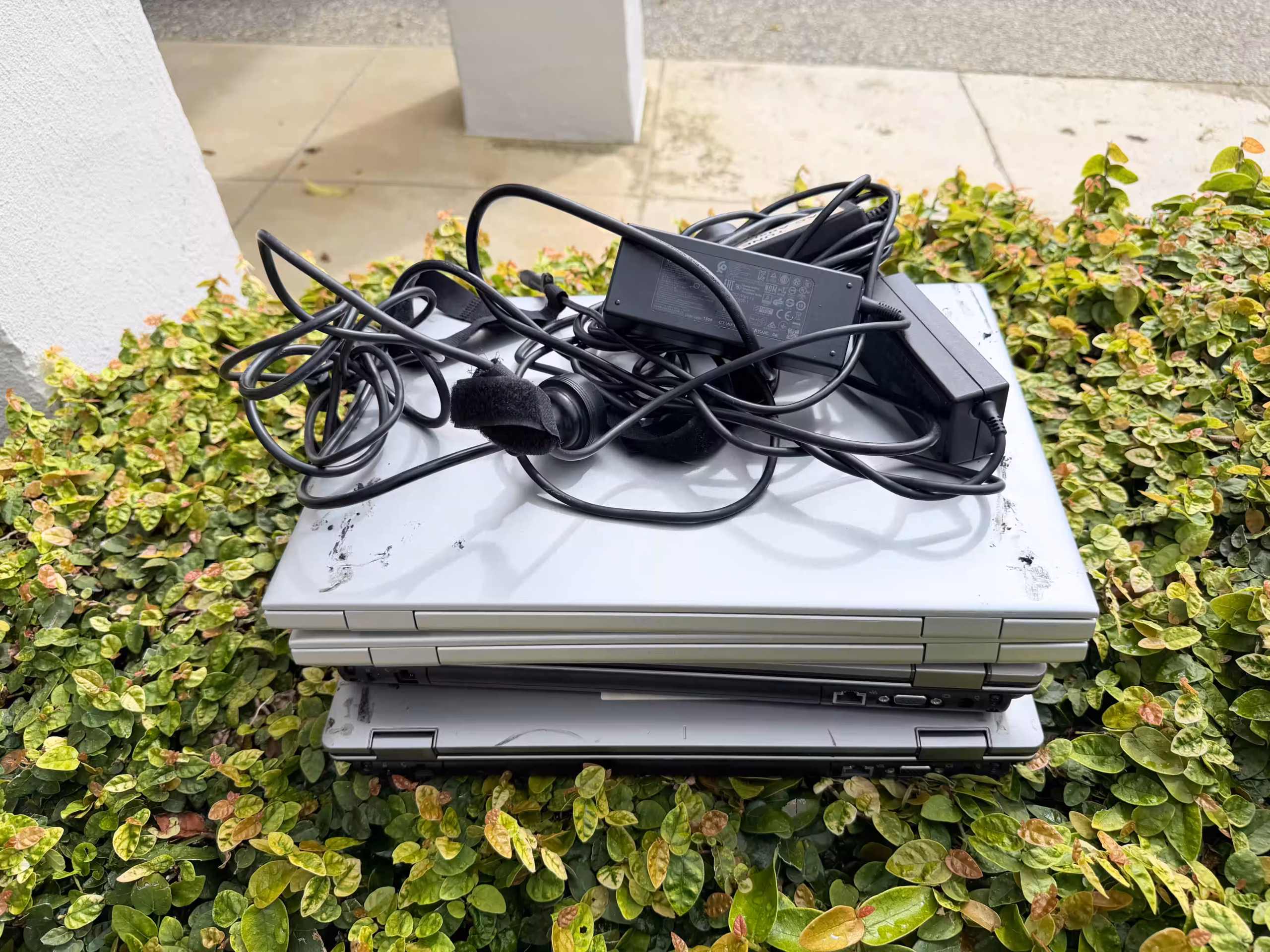 Extech-Old laptops for disposal